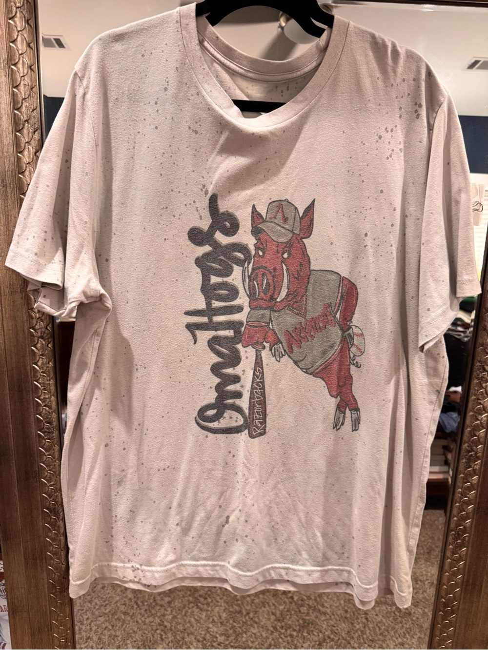 Vintage Arkansas Razorback Baseball Graphic Tee - Beige with Red Accent